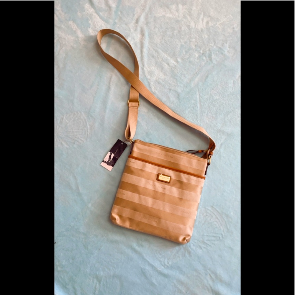 Tommy Hilfiger crossbody NWT